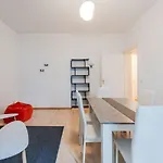 Apartman Tranquil Retreat Prenziberlin Near Alexanderplatz Berlin